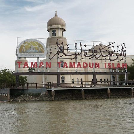 Ty Hotel Kuala Terengganu Exteriör bild