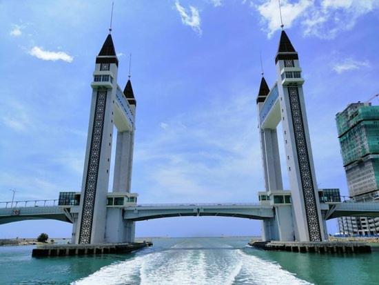 Ty Hotel Kuala Terengganu Exteriör bild